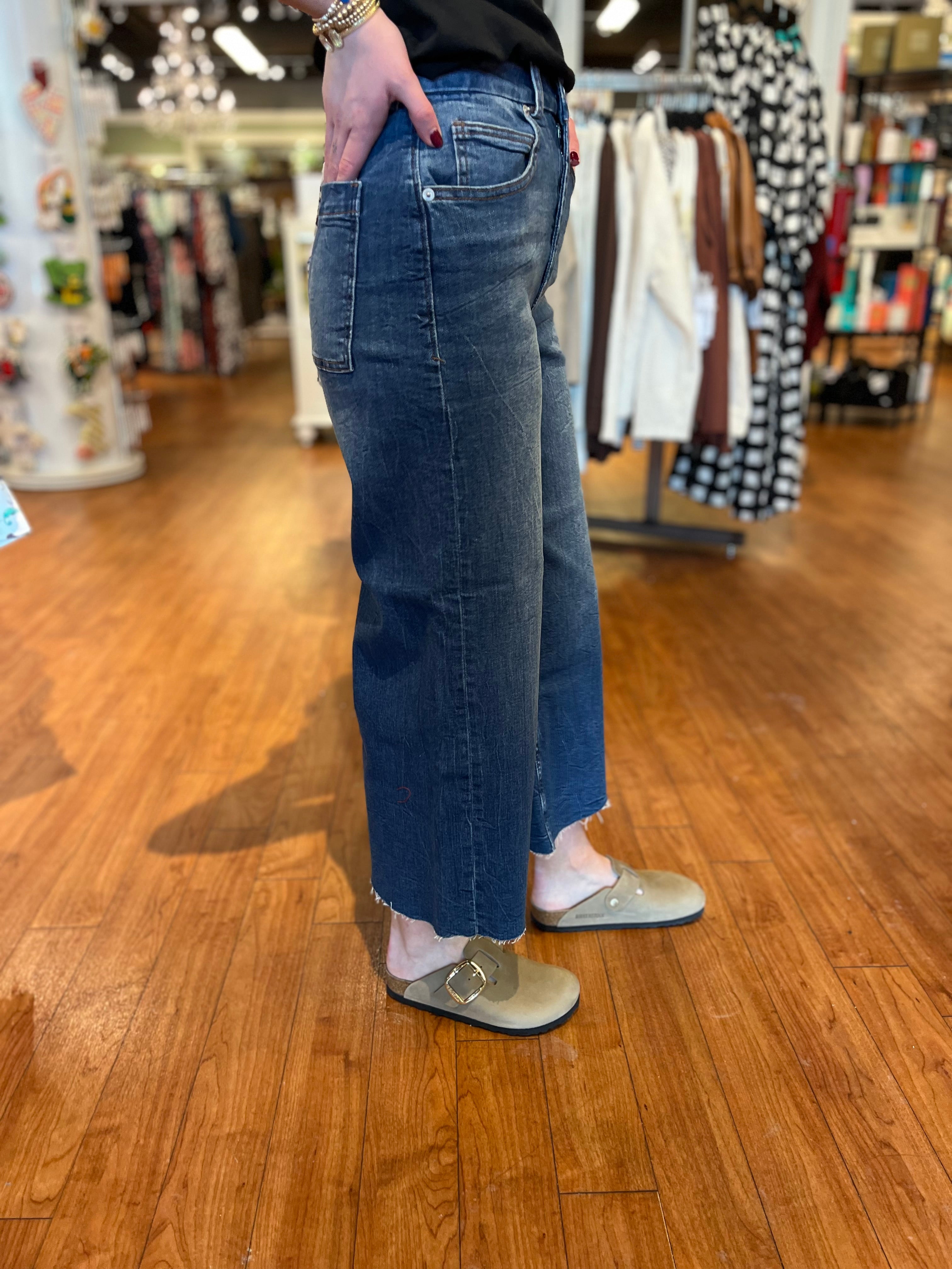 Audrey Cropped - Meeru