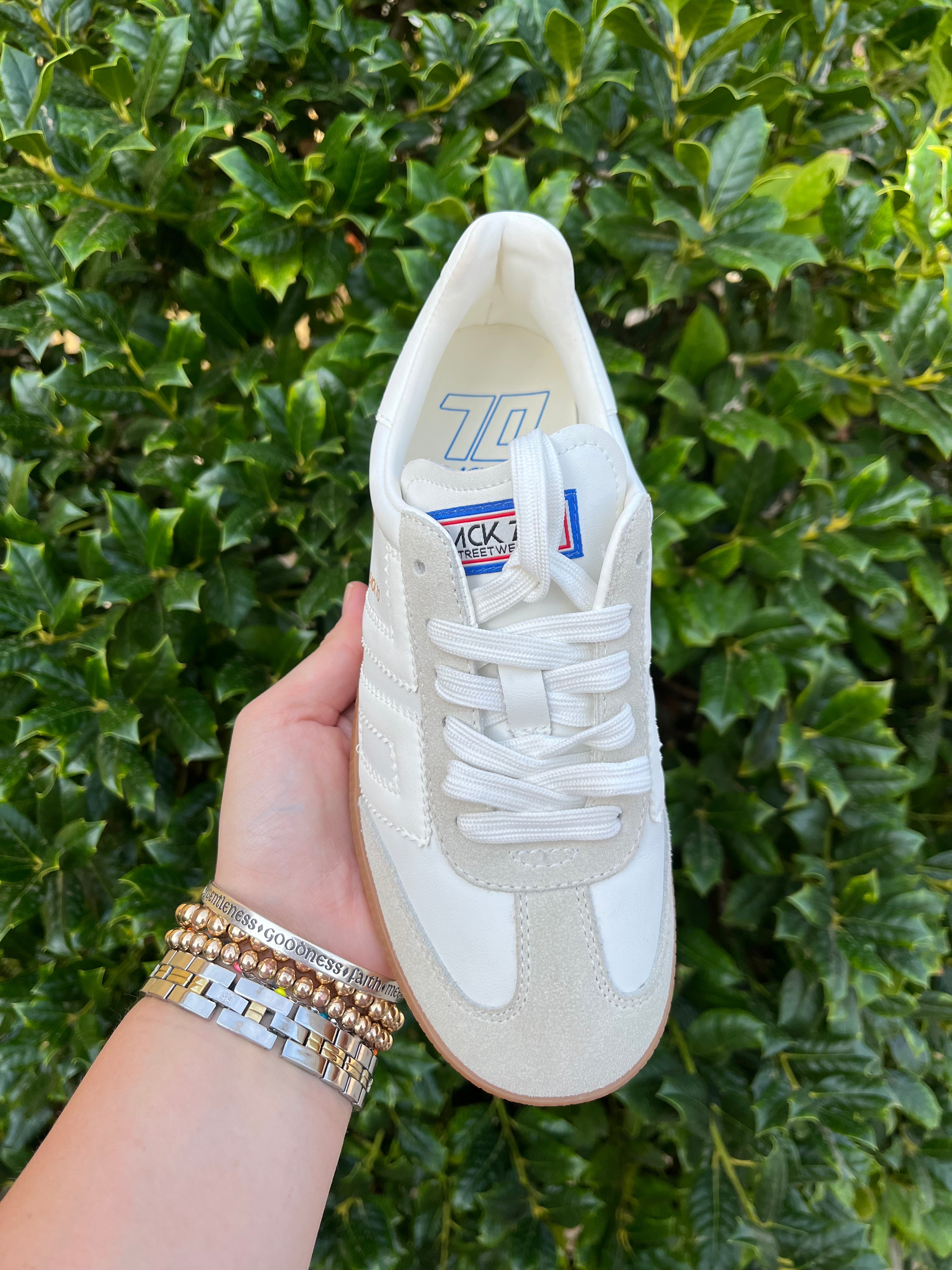 Back 70 - Cloud - White Ice