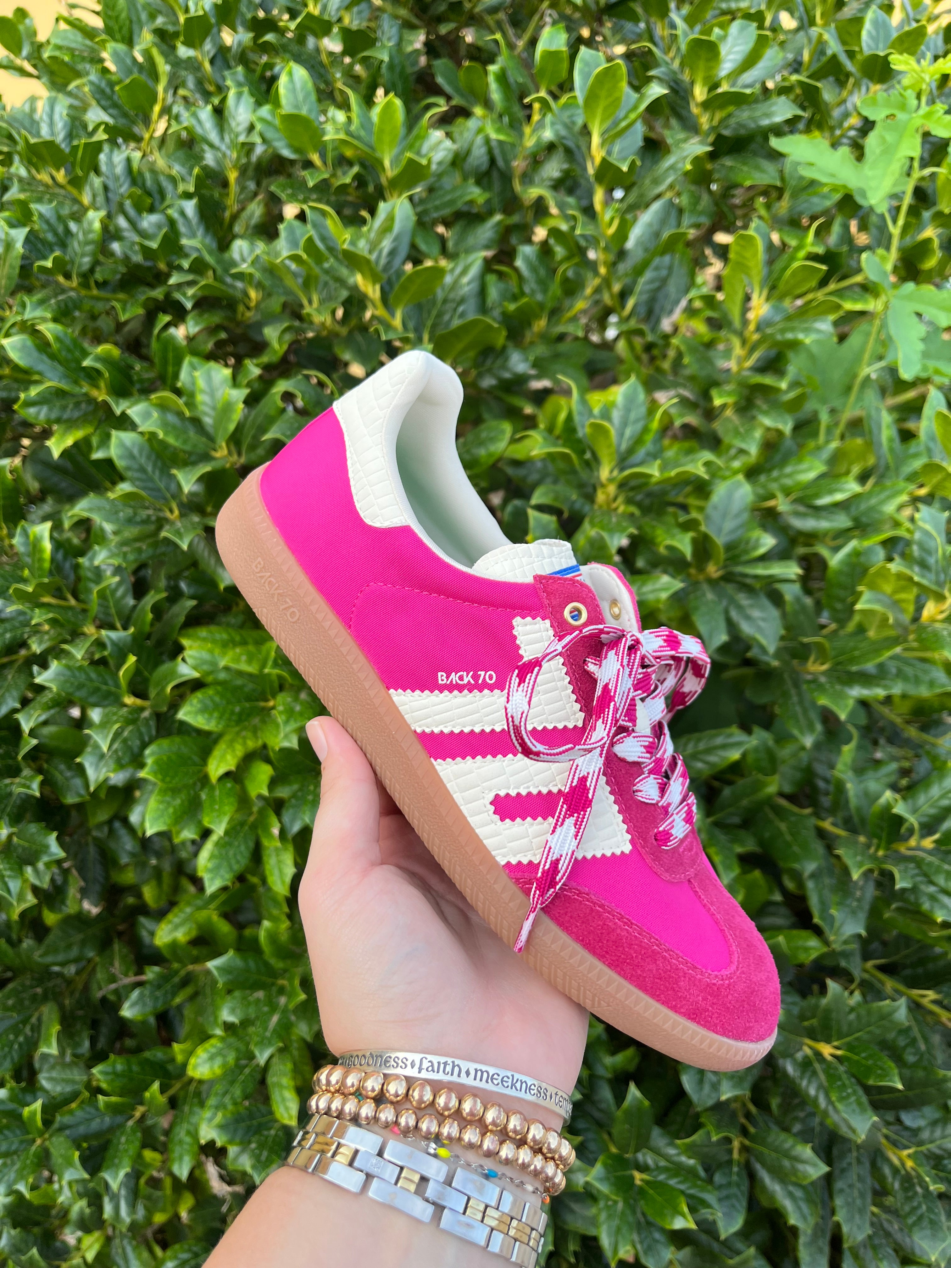 Back 70 - Ghost - Cherry Pink