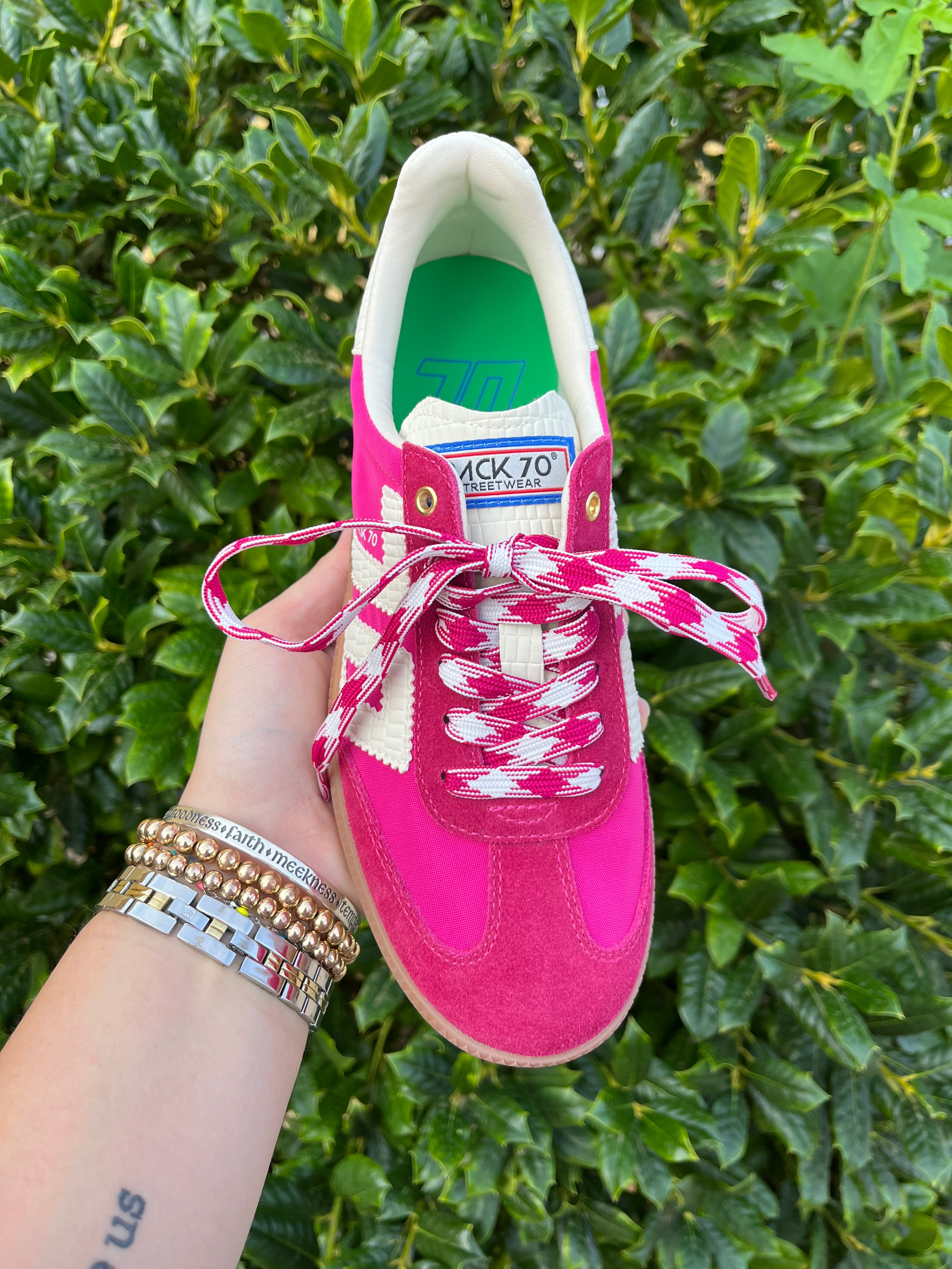 Back 70 - Ghost - Cherry Pink