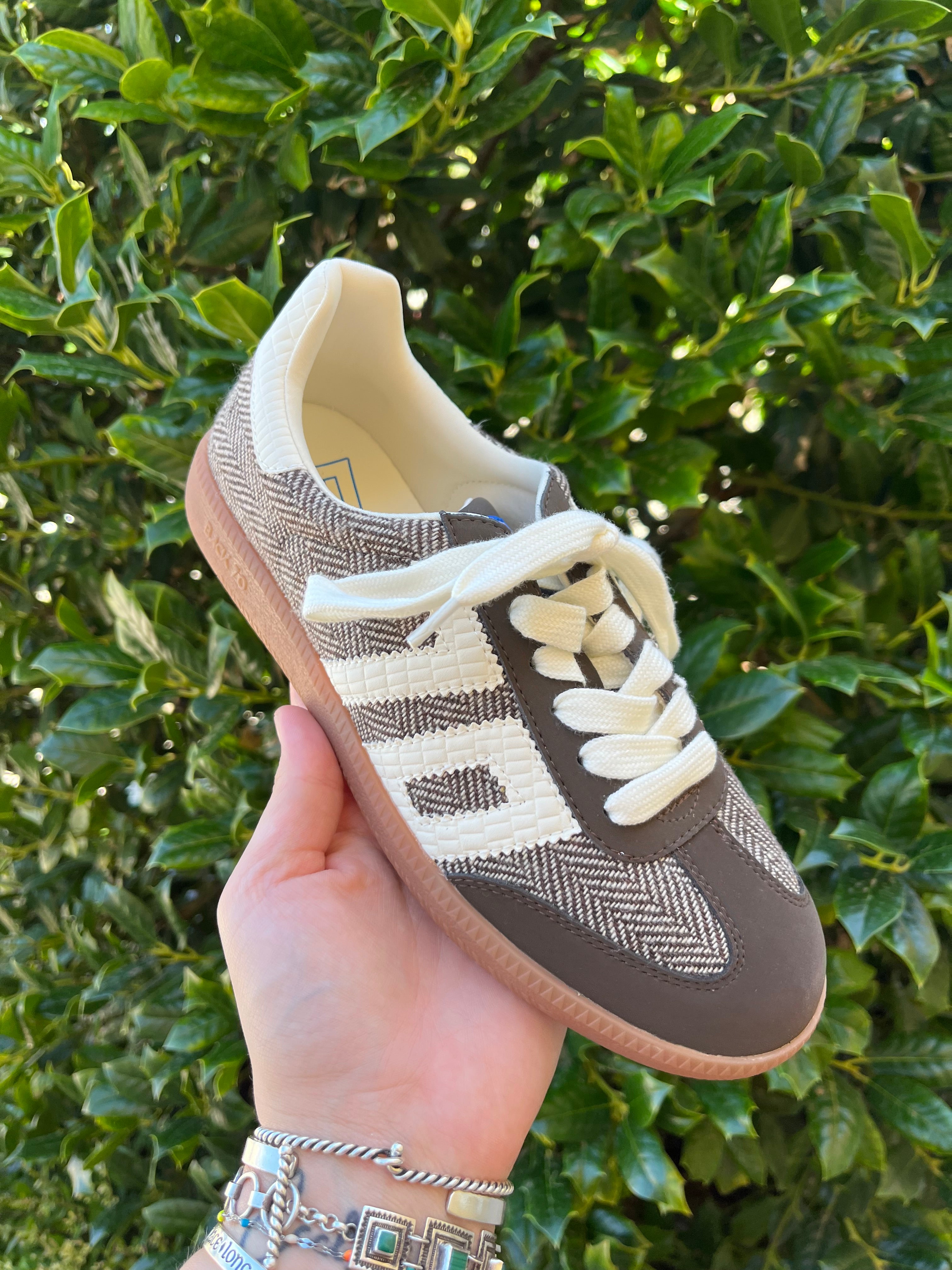 Back 70 - Cloud F - Coffee Milk