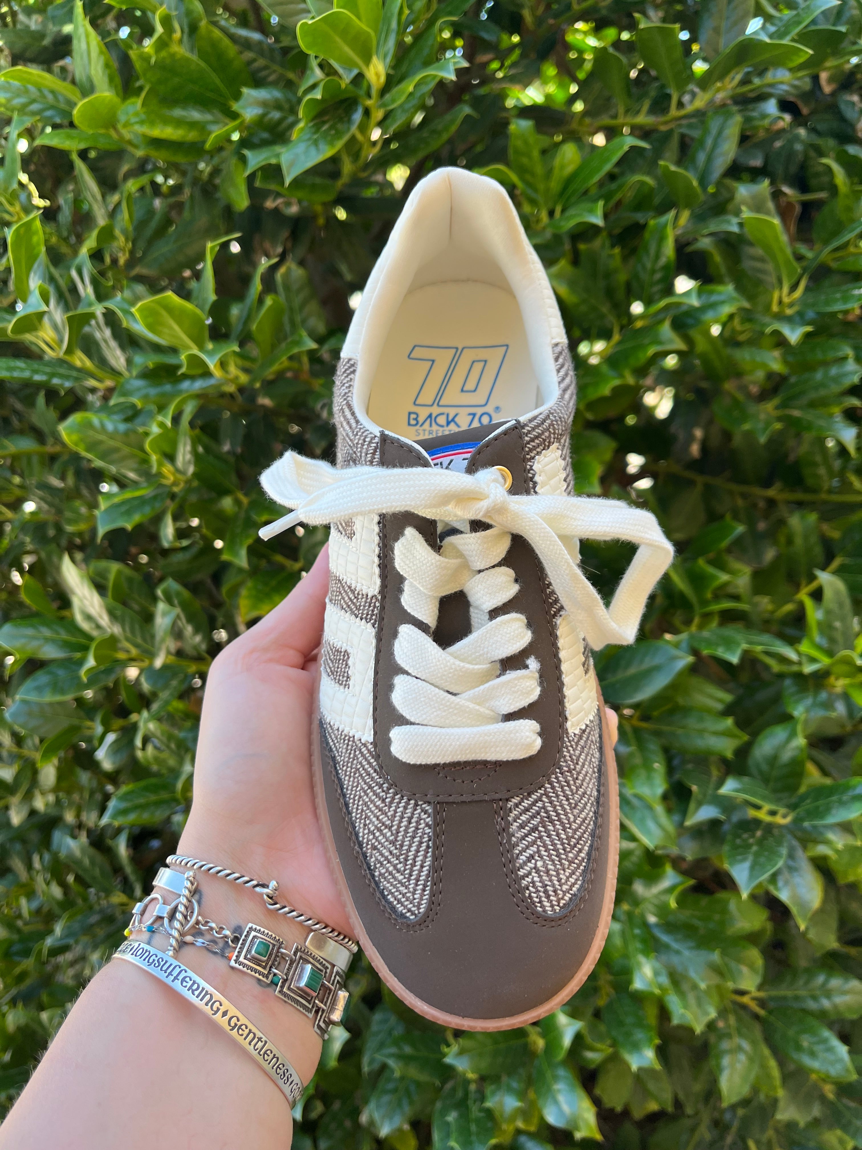 Back 70 - Cloud F - Coffee Milk