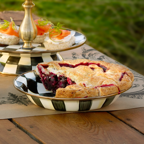 courtly check pie plate