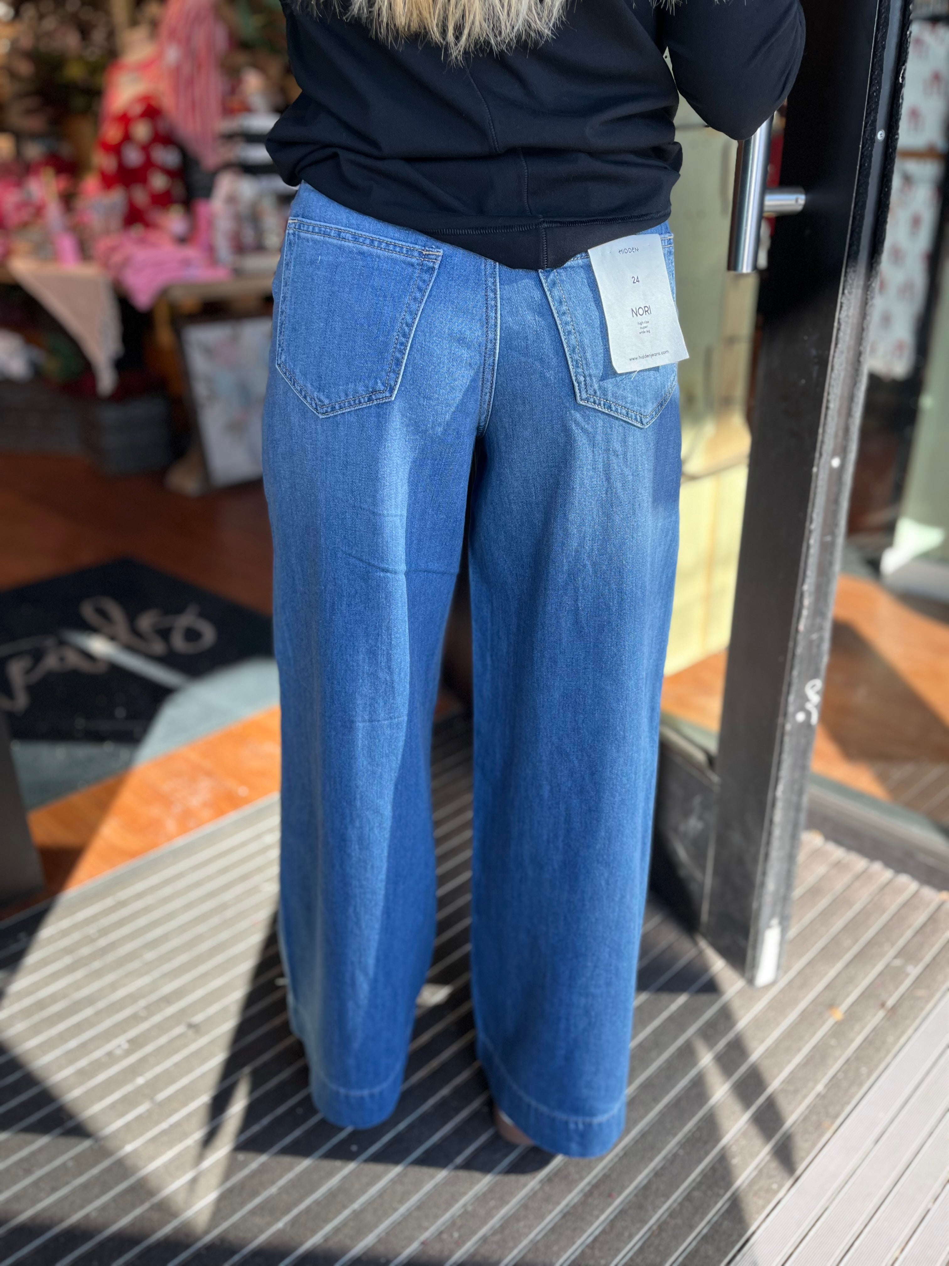 Nori Super Wide Leg - Medium Wash