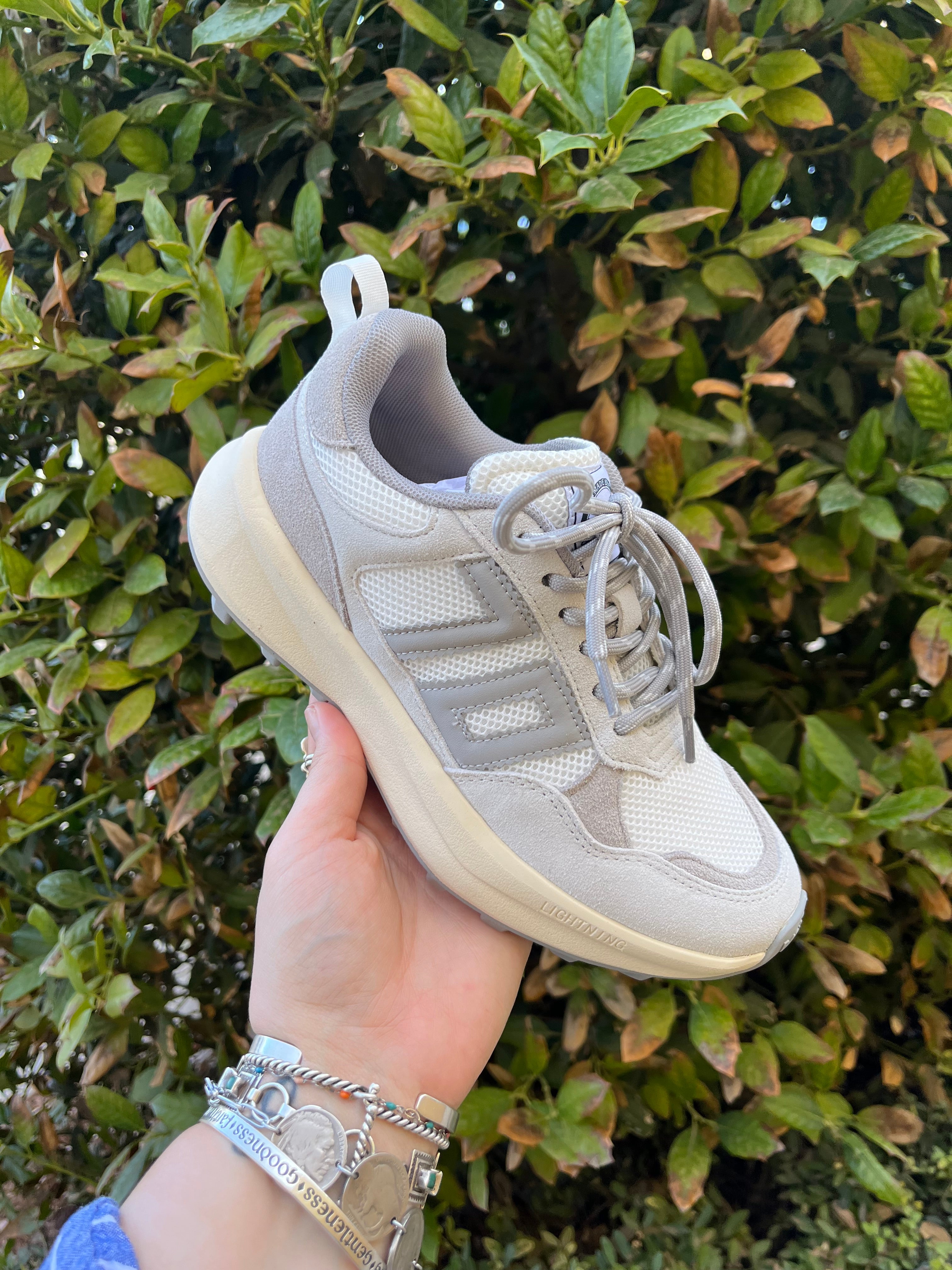 Back 70 - Lightning - Ice Light Grey