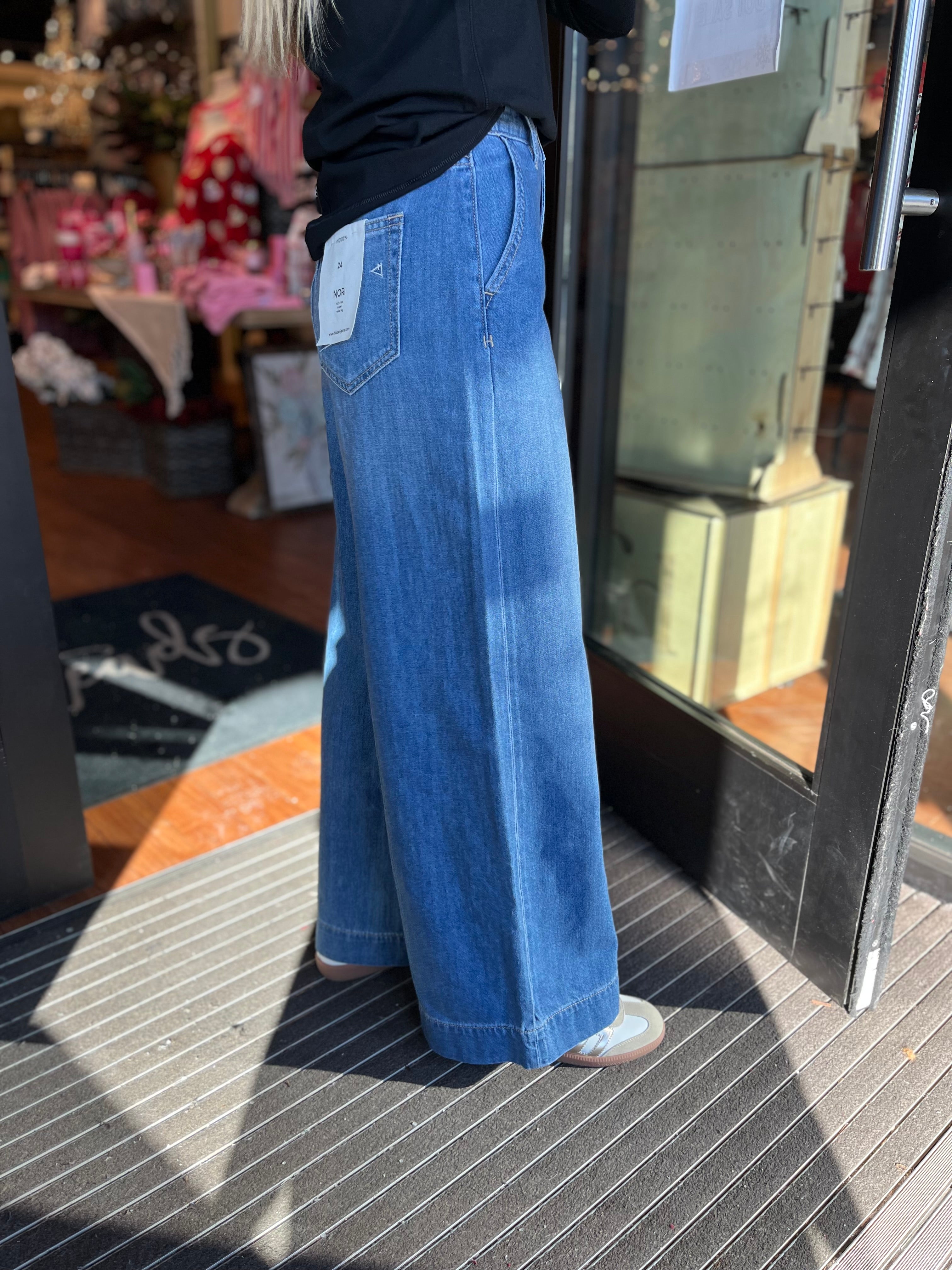 Nori Super Wide Leg - Medium Wash