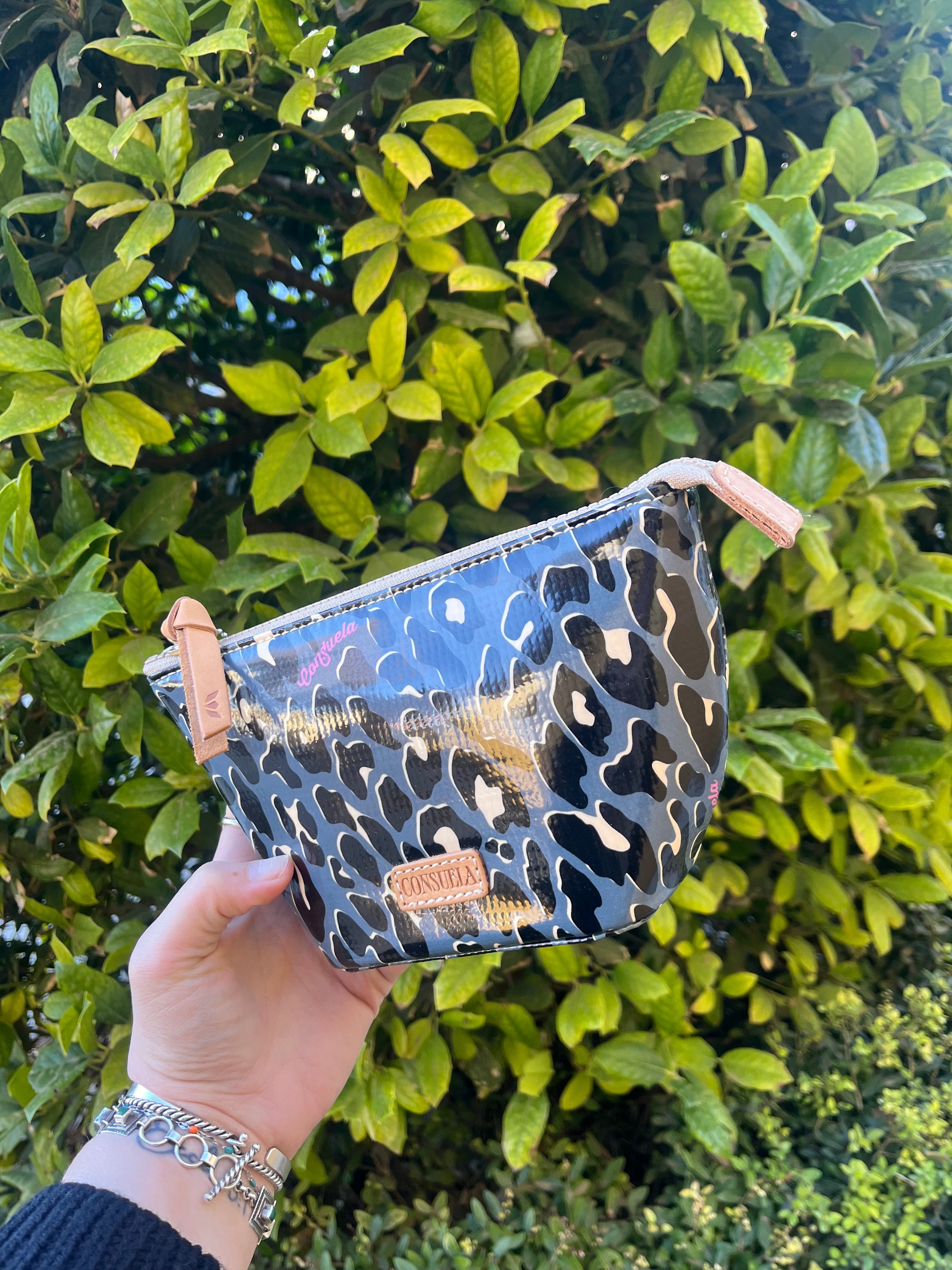 Medium Tool Kit, Danni