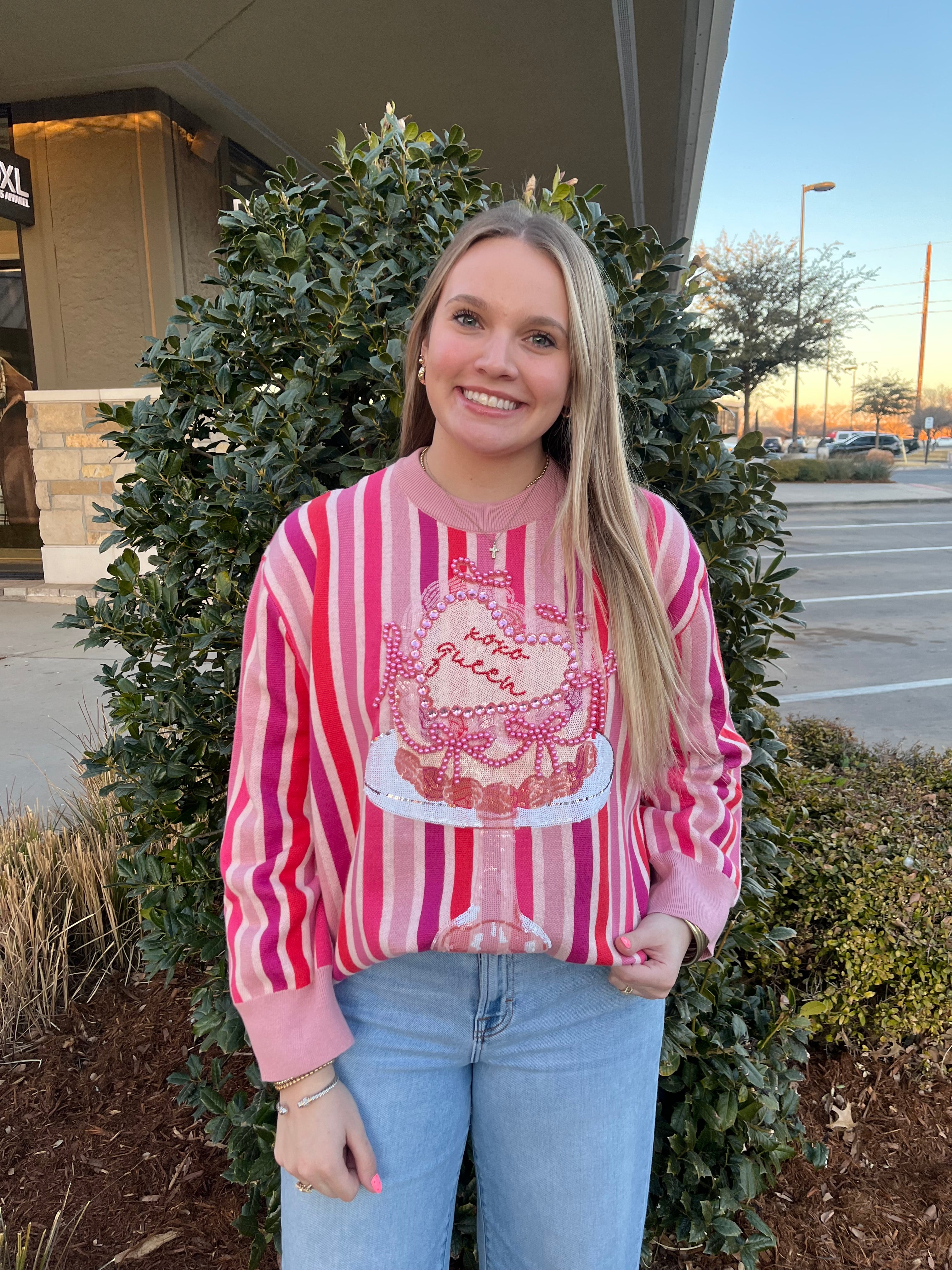 “Xoxo Queen” QOS Cake Sweatshirt