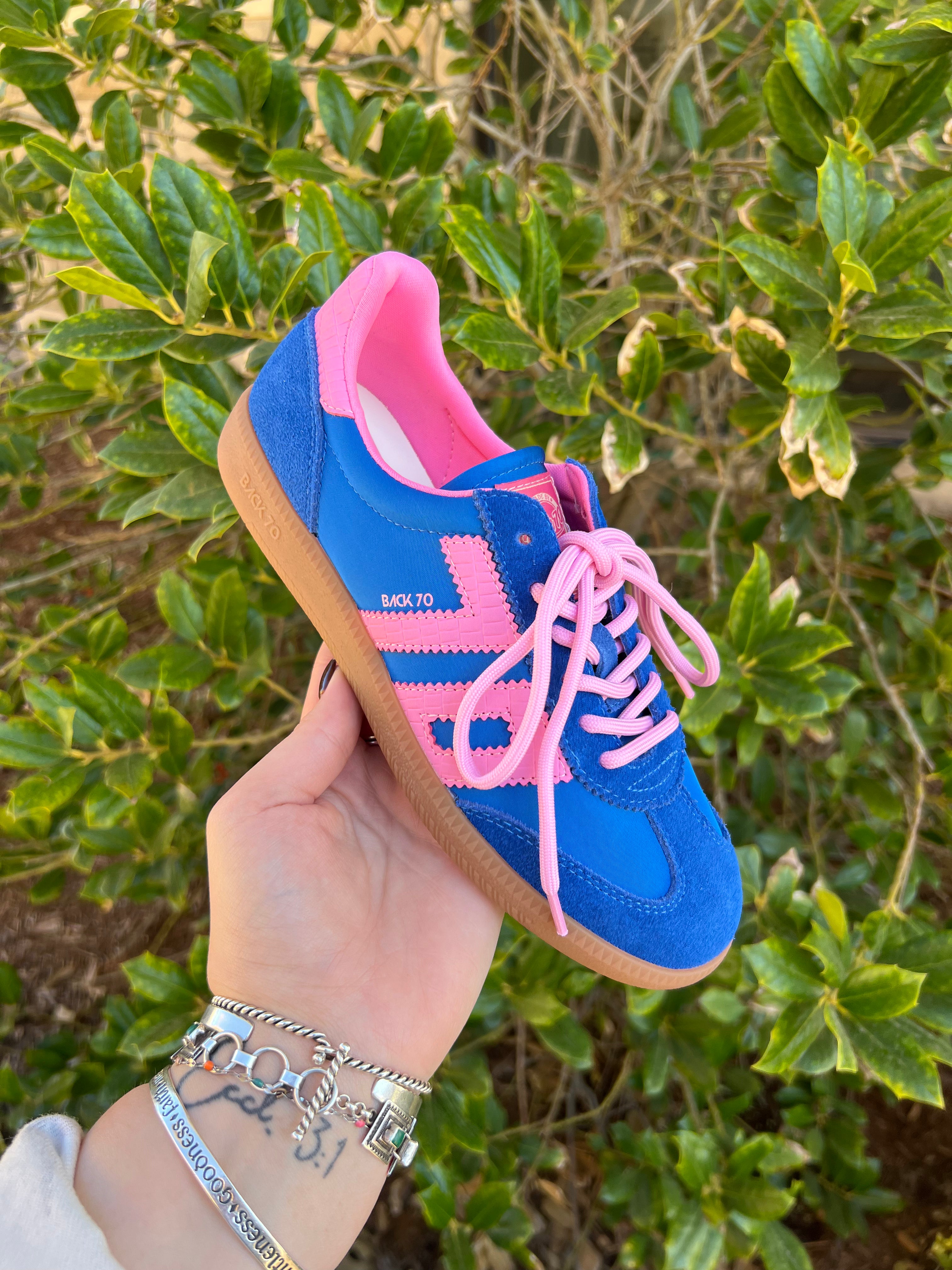 Back 70 - Ghost C26 - Sapphire