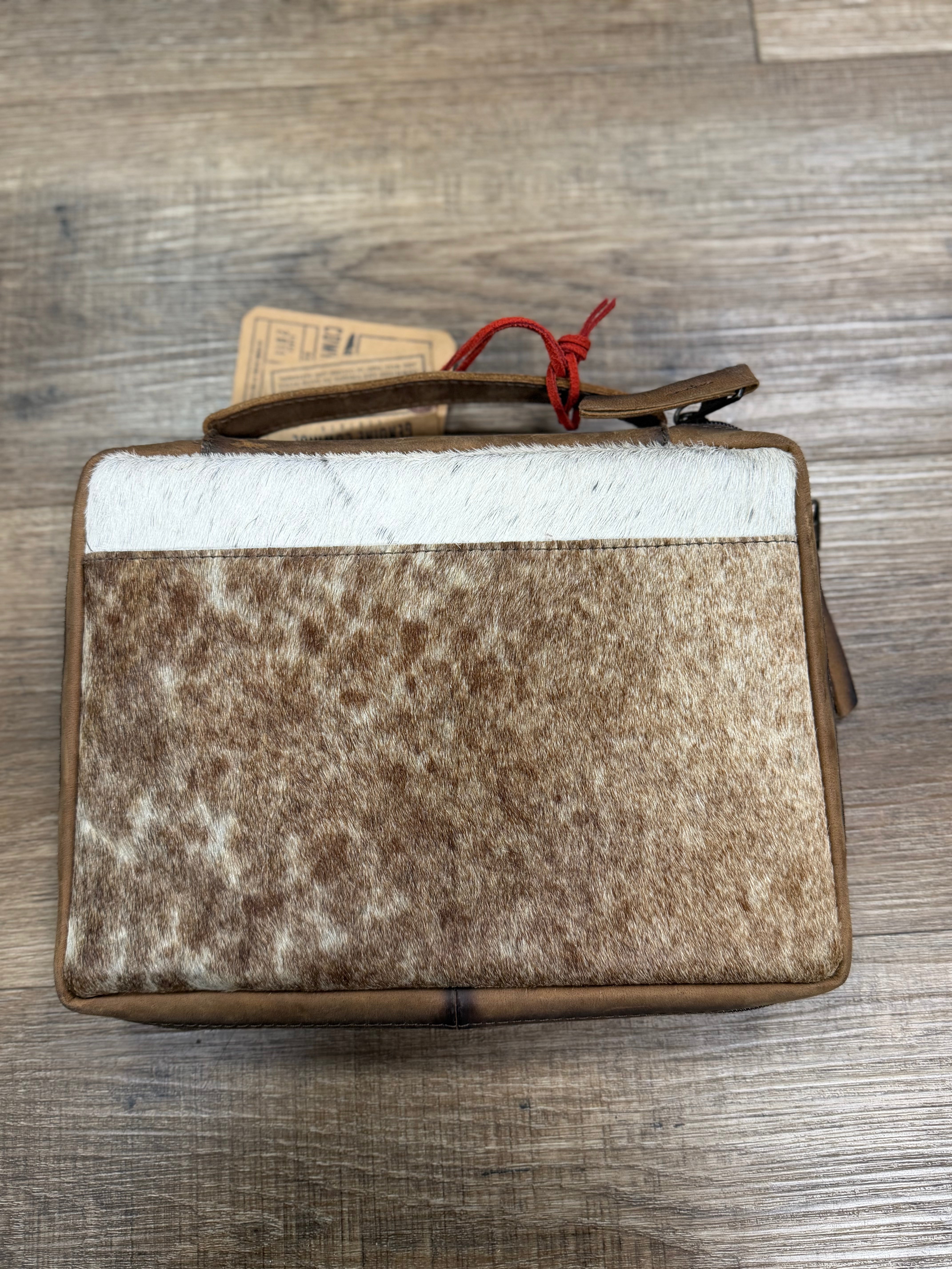 COWHIDE BIBLE COVER (JOHN)